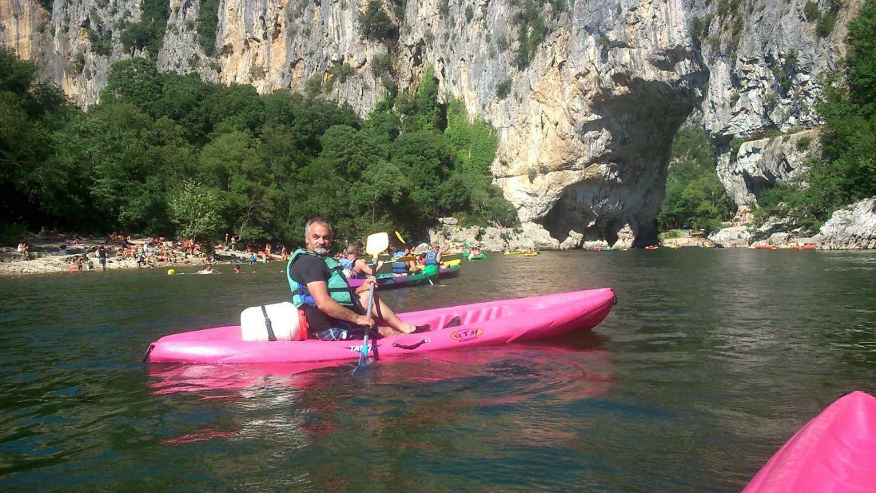 Au Mas Des Graviers Bed and Breakfast Salavas Εξωτερικό φωτογραφία